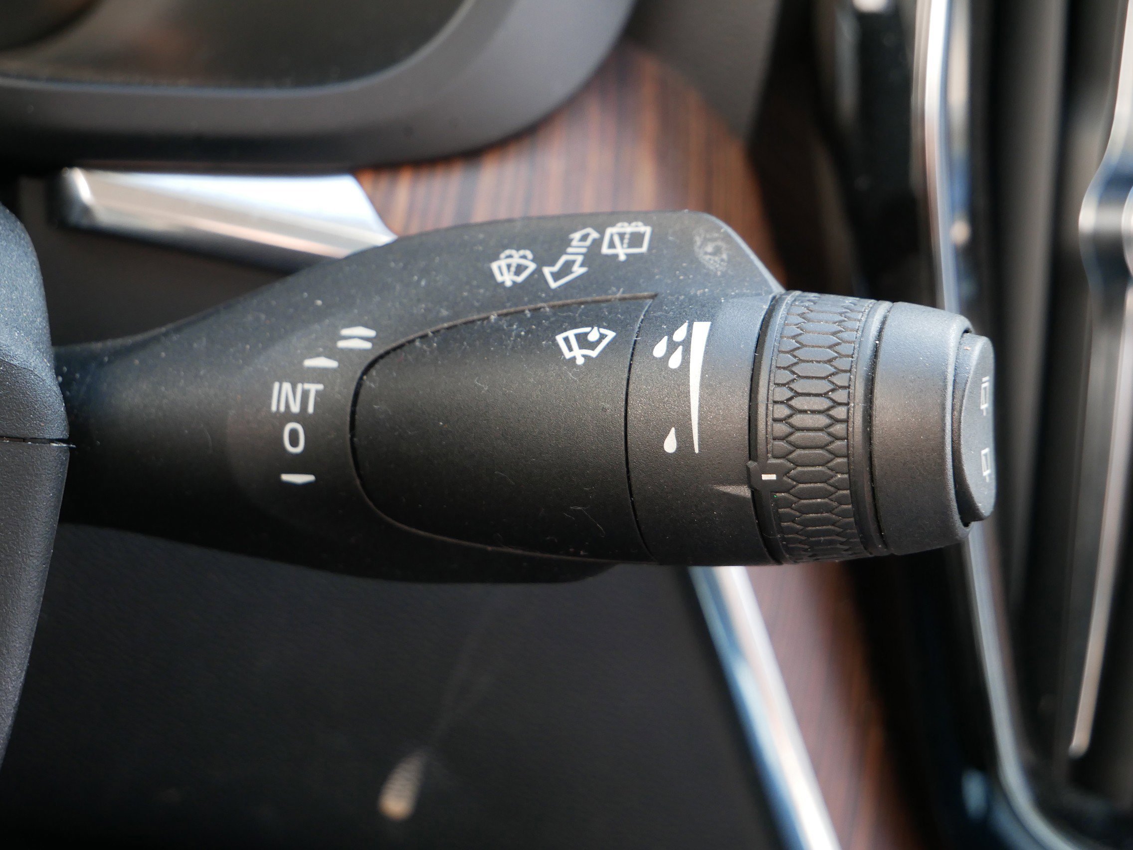 Used 2019 Volvo XC60 T8 Inscription w/ Advanced Package image 23