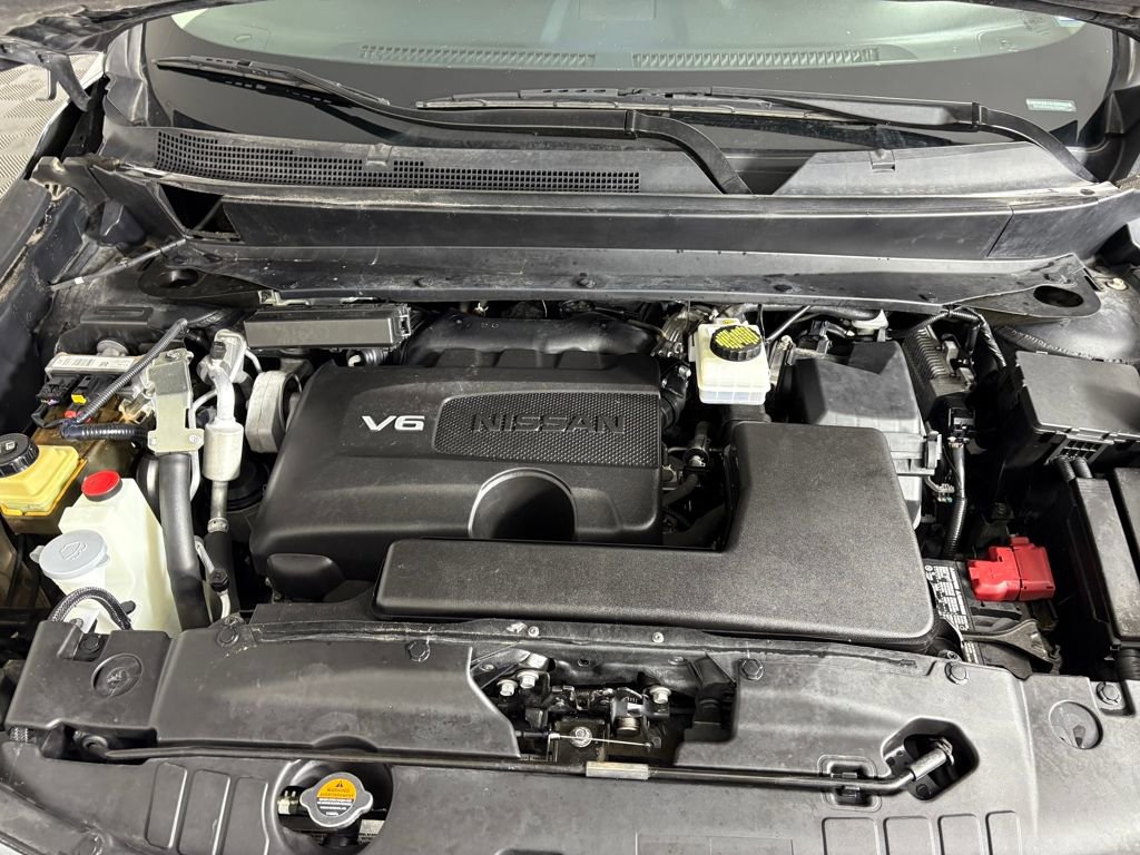 Used 2020 Nissan Pathfinder Platinum image 11