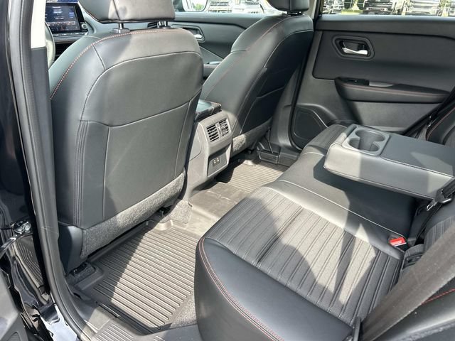 Used 2025 Nissan Rogue SV AWD/4WD image 19