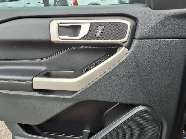 Certified 2023 Ford Explorer XLT RWD image 15