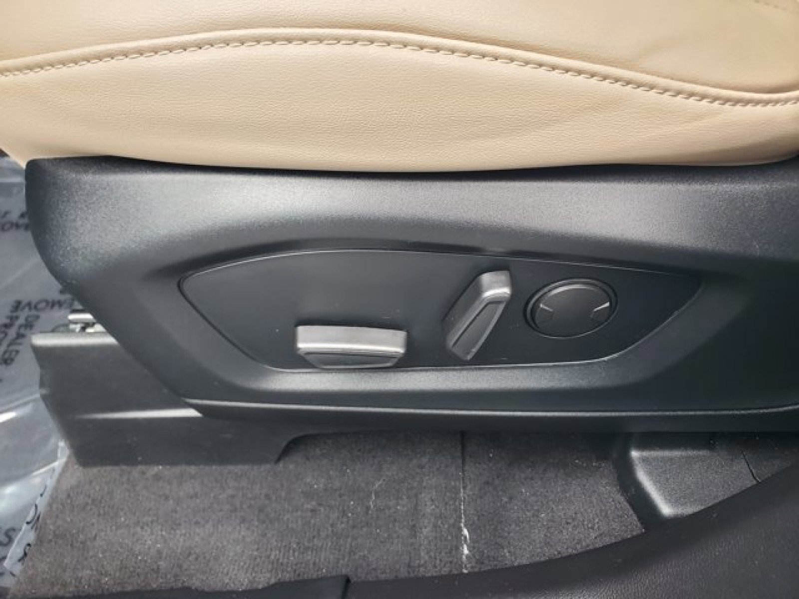 Certified 2022 Ford Explorer XLT w/ Equipment Group 202A image 12