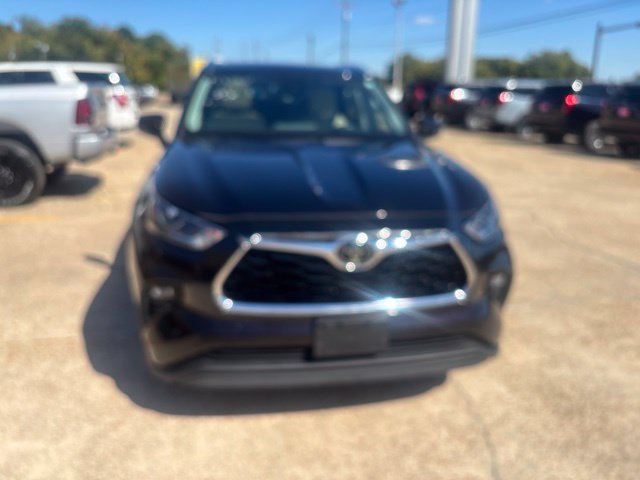 Used 2021 Toyota Highlander Limited FWD image 4