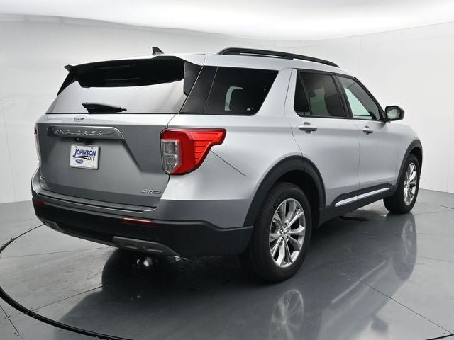 Certified 2022 Ford Explorer XLT w/ Equipment Group 202A AWD/4WD image 9