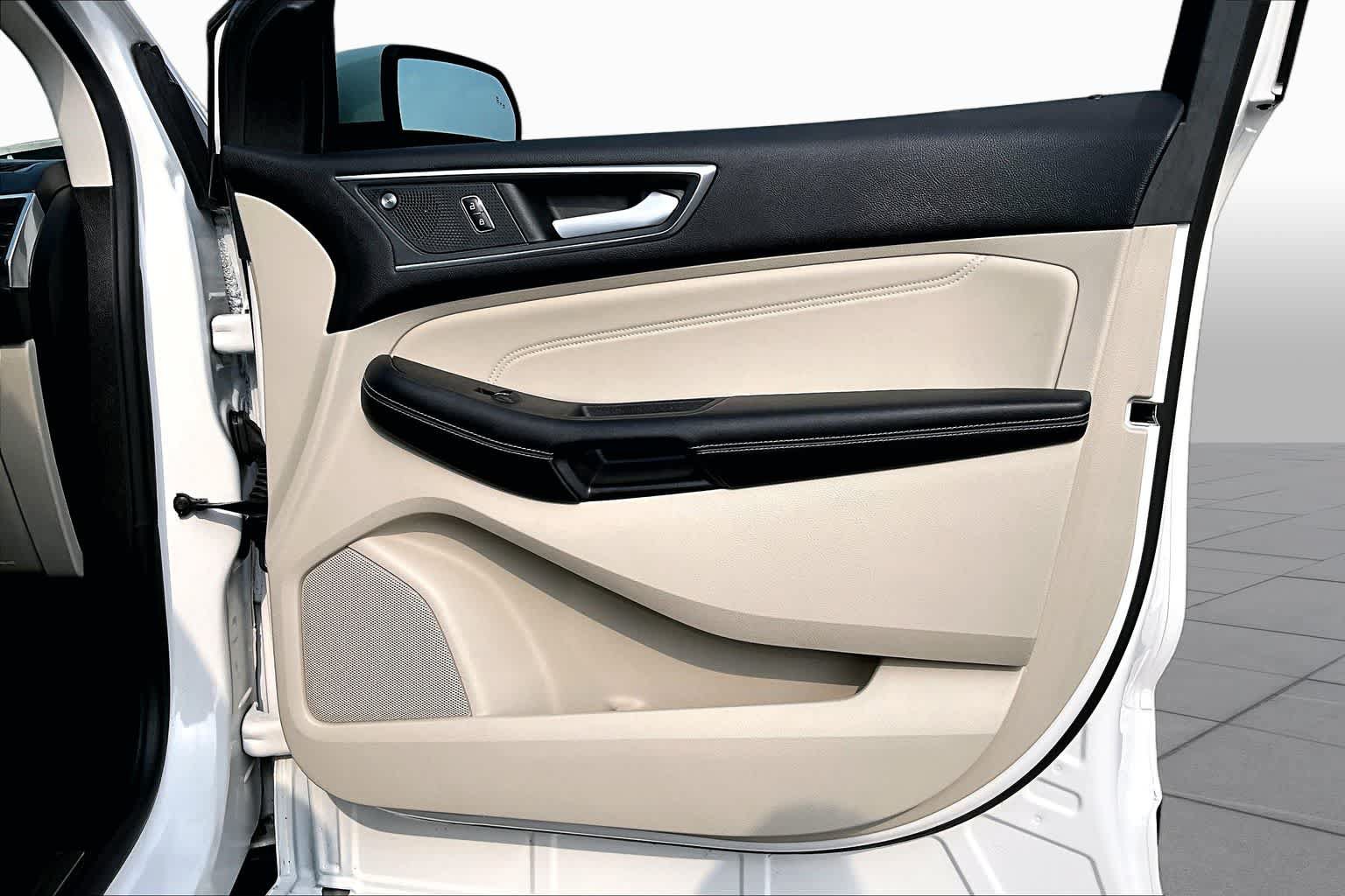 Certified 2021 Ford Edge Titanium FWD image 23