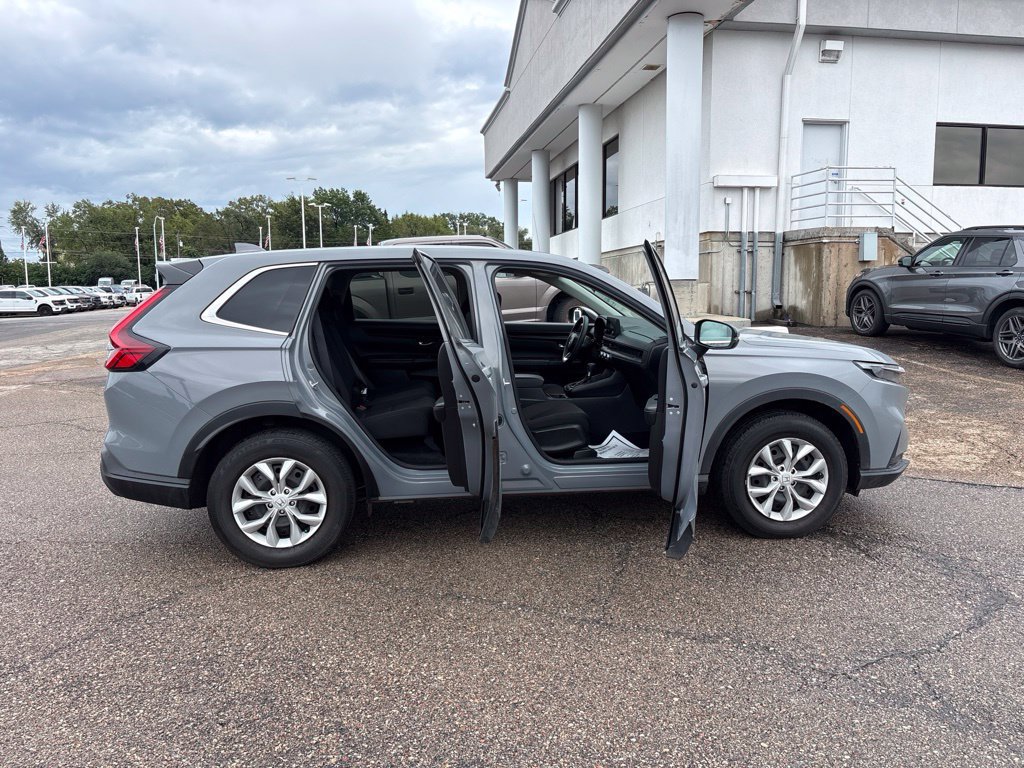 Used 2025 Honda CR-V LX image 8