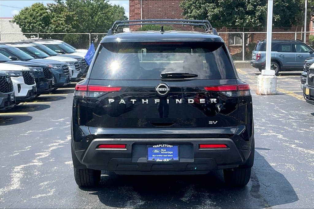 Used 2022 Nissan Pathfinder SV FWD image 3