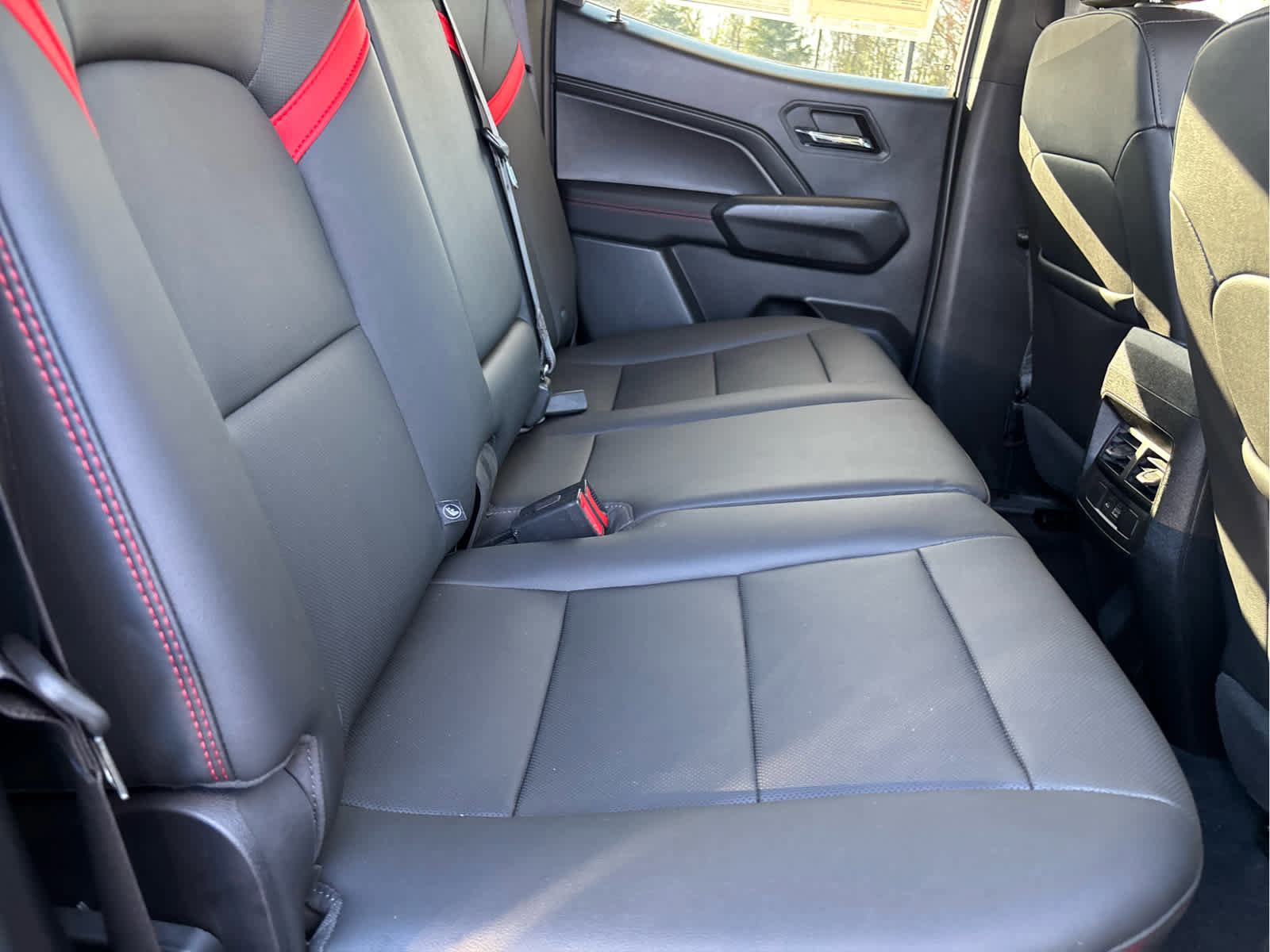 Used 2023 Chevrolet Colorado Z71 w/ Z71 Convenience Package 2 image 30