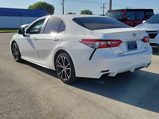 Used 2018 Toyota Camry SE FWD image 4