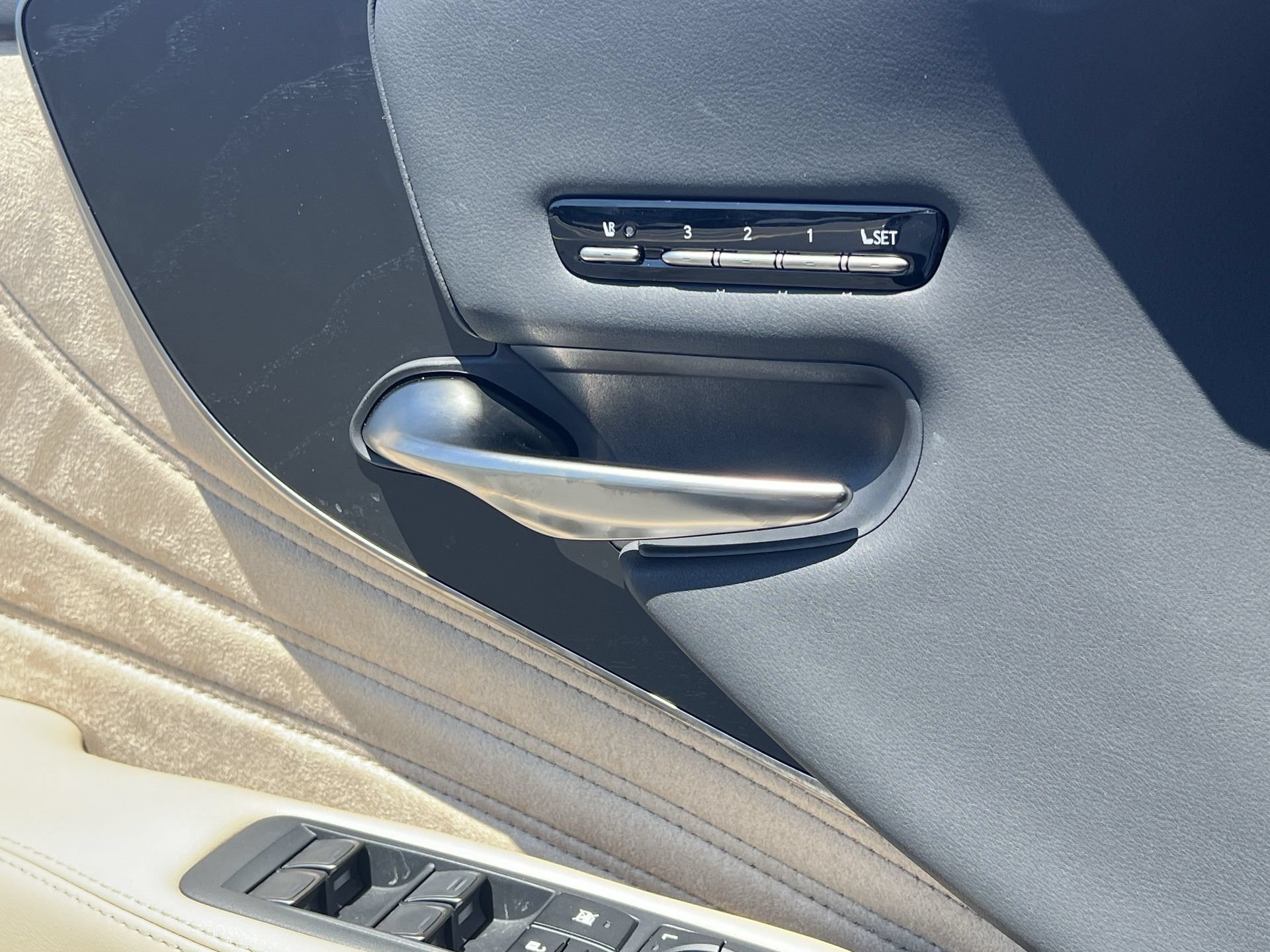 Used 2024 Lexus LS 500 RWD image 16