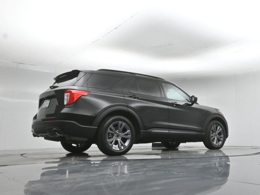 Certified 2022 Ford Explorer XLT w/ Equipment Group 202A RWD image 55