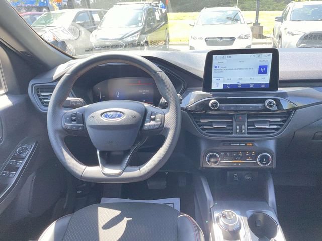 Certified 2025 Ford Escape ST-Line AWD/4WD image 14