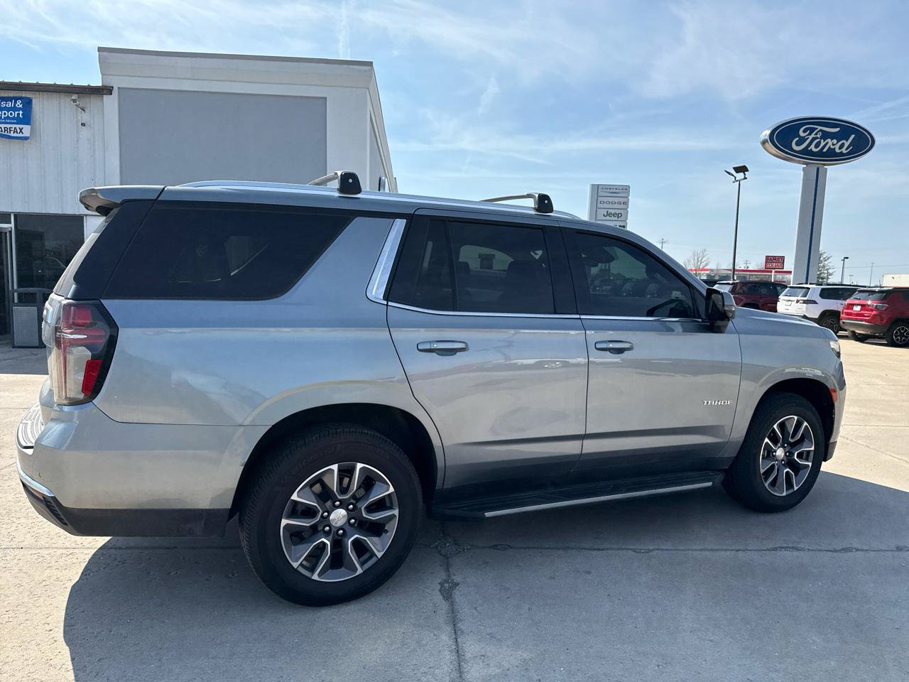Used 2023 Chevrolet Tahoe LT w/ Luxury Package AWD/4WD image 6