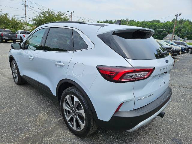 Certified 2025 Ford Escape Platinum w/ Class II Trailer Tow Package AWD/4WD image 7