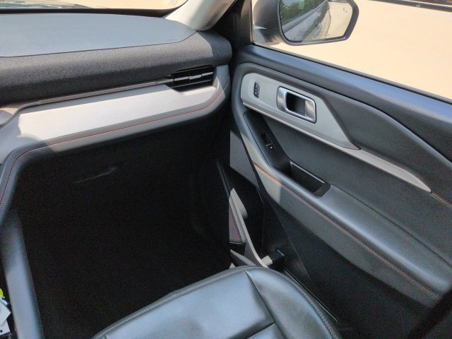 Certified 2025 Ford Explorer Active w/ Active Comfort Package AWD/4WD image 19