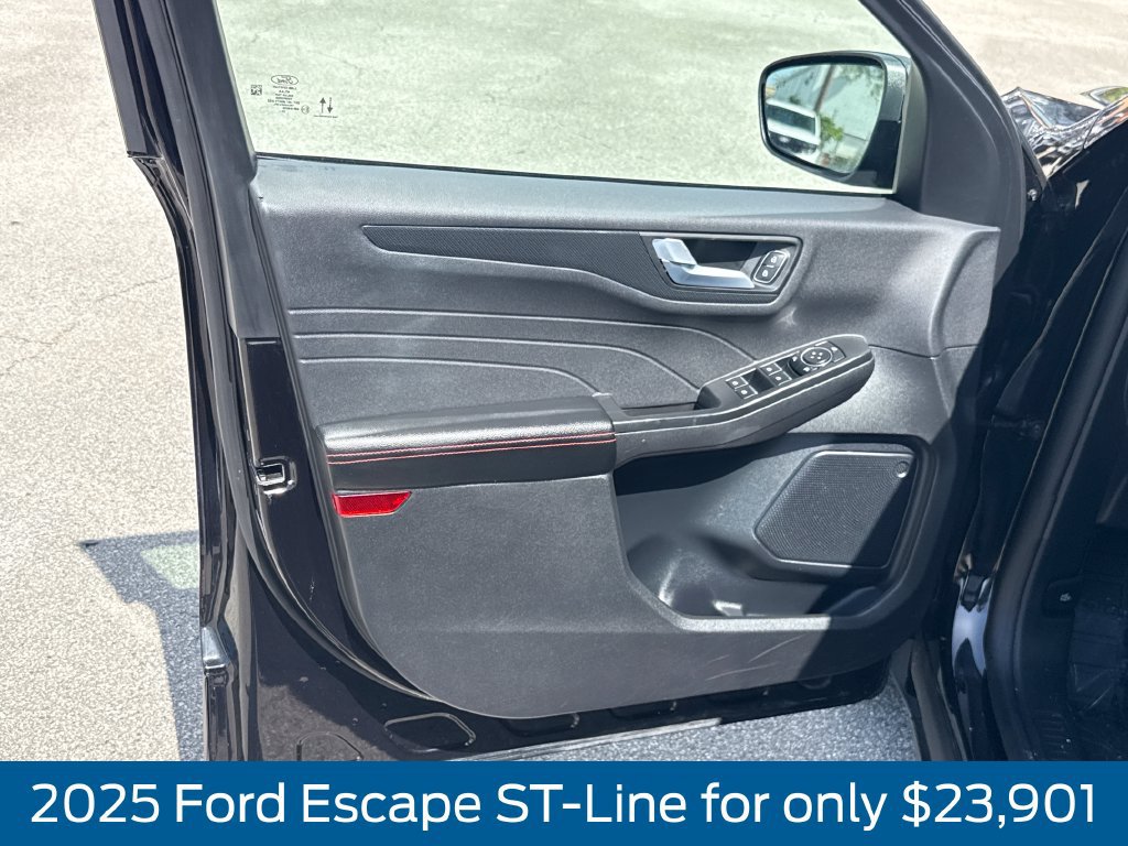 Certified 2025 Ford Escape ST-Line FWD image 13