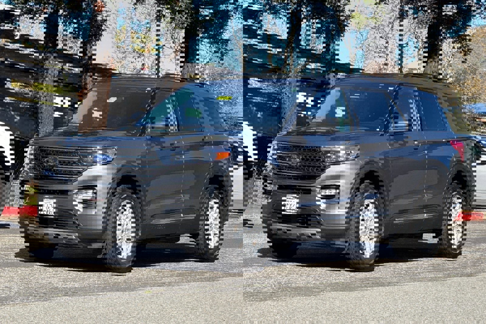 Certified 2022 Ford Explorer XLT w/ Equipment Group 202A image 8