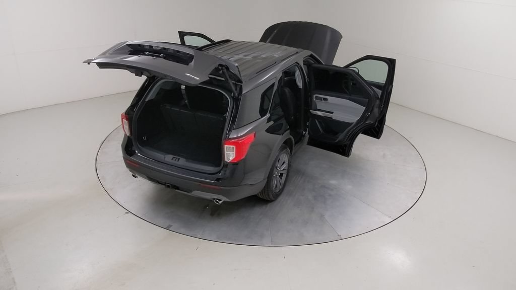 Certified 2024 Ford Explorer XLT w/ Equipment Group 202A AWD/4WD image 51