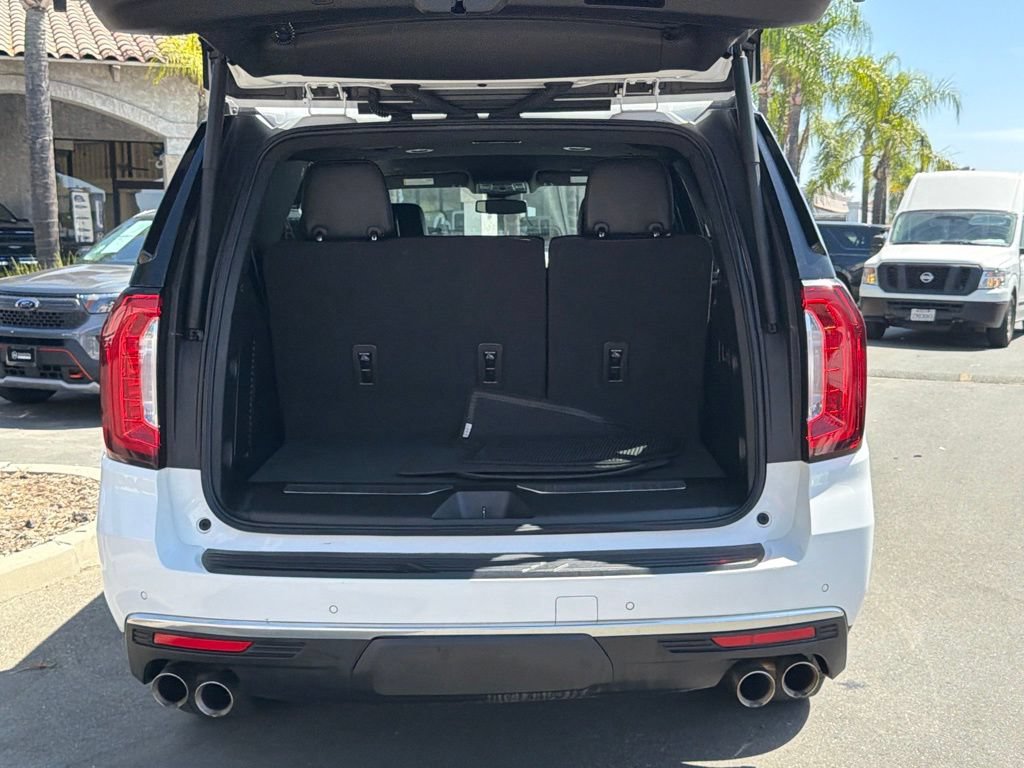 Used 2023 GMC Yukon Denali RWD image 16