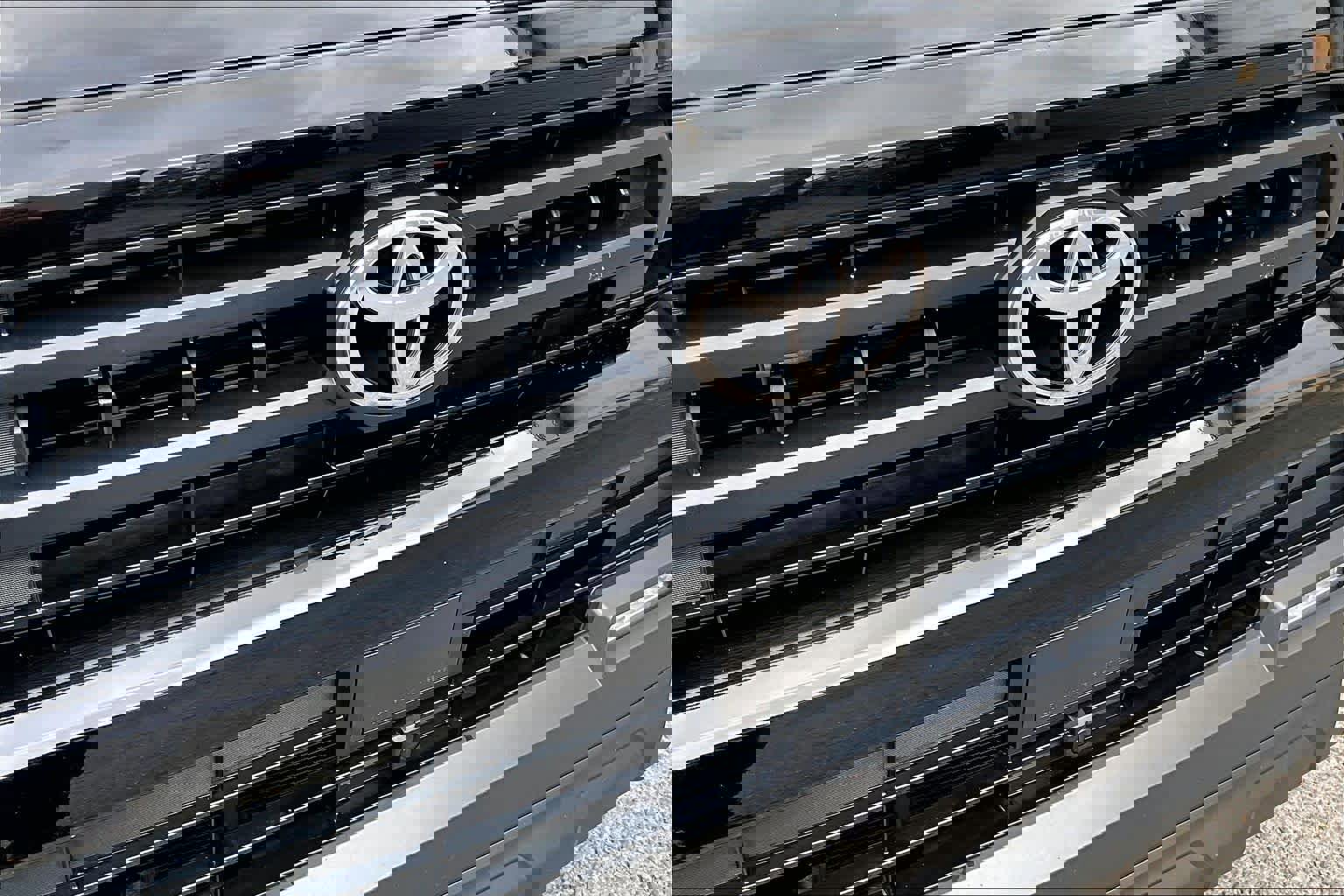 Used 2025 Toyota 4Runner SR5 image 29