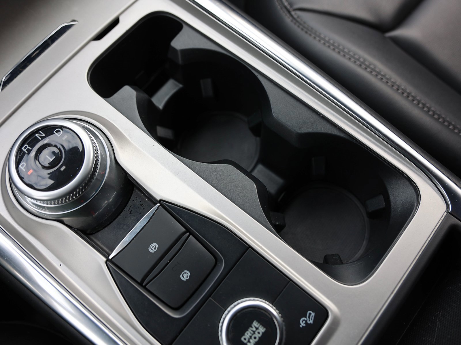 Certified 2022 Ford Explorer XLT w/ Equipment Group 202A image 37