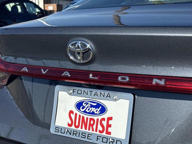 Used 2020 Toyota Avalon XLE image 26