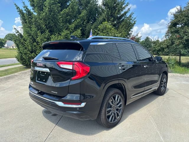 Used 2024 GMC Terrain Denali w/ Black Diamond Edition AWD/4WD image 8
