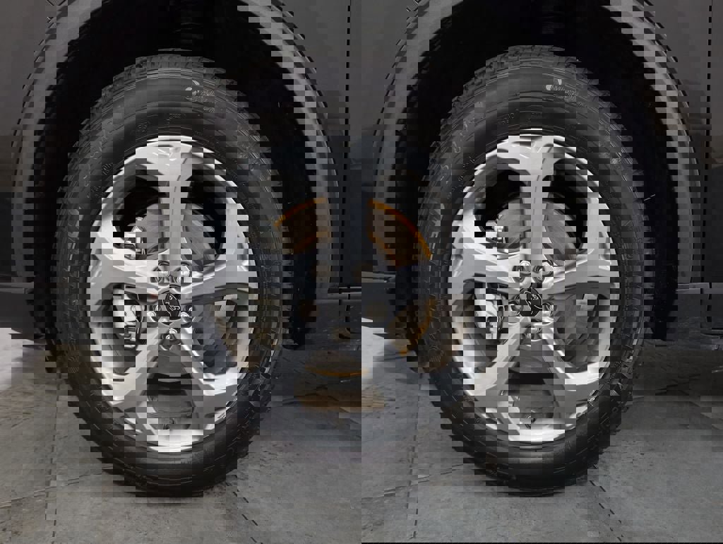 Certified 2025 Ford Escape ST-Line image 32