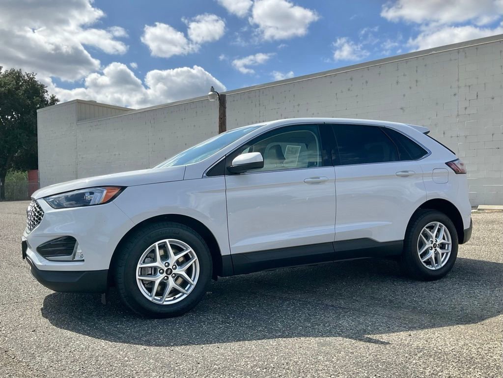 Certified 2024 Ford Edge SEL w/ Convenience Package image 4