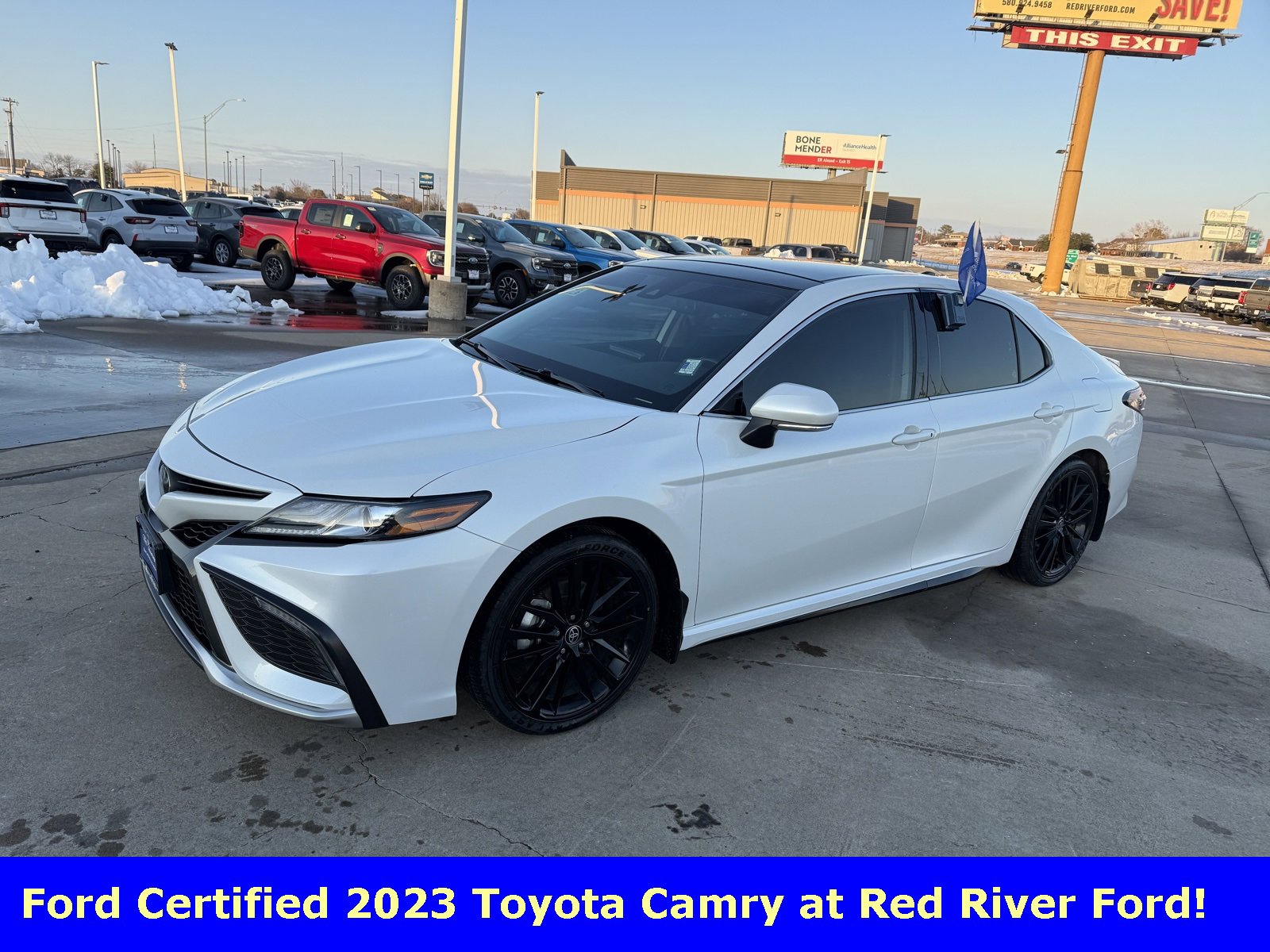 Used 2023 Toyota Camry XSE image 1