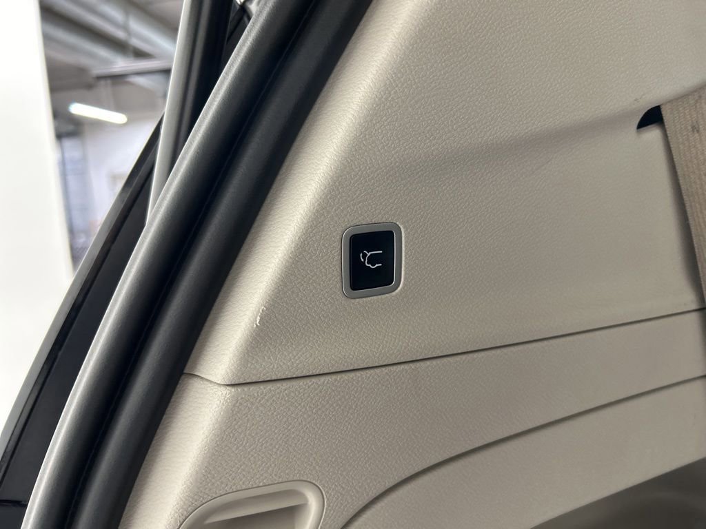 Used 2022 Chrysler Pacifica Touring-L image 27