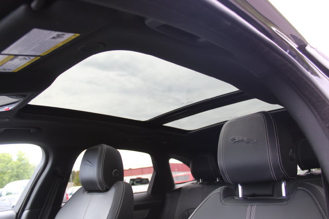 Used 2025 Jaguar F-PACE R-Dynamic S AWD/4WD image 11