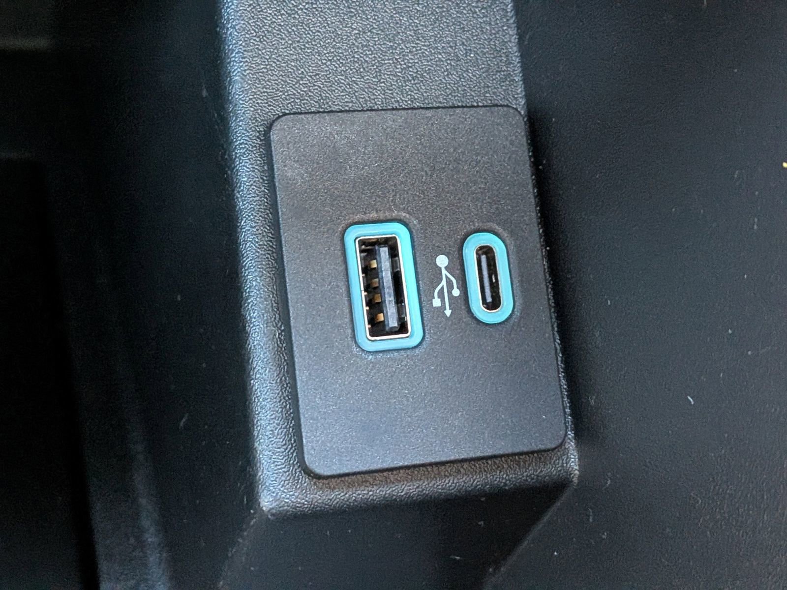 Certified 2024 Ford Edge ST-Line image 27