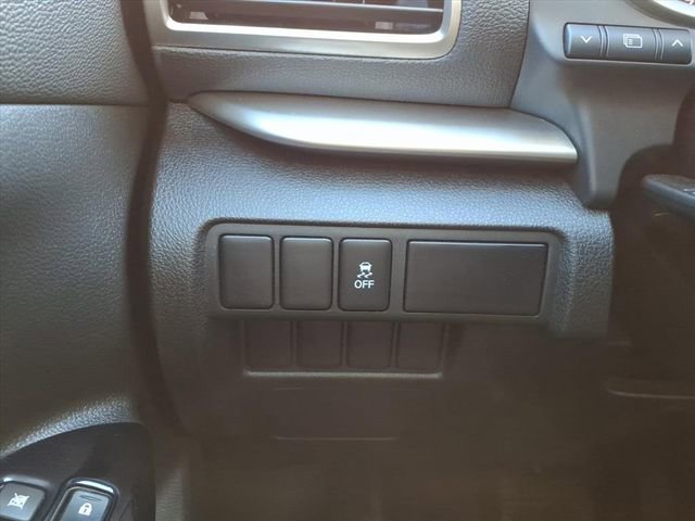 Used 2020 Mitsubishi Eclipse Cross LE image 24