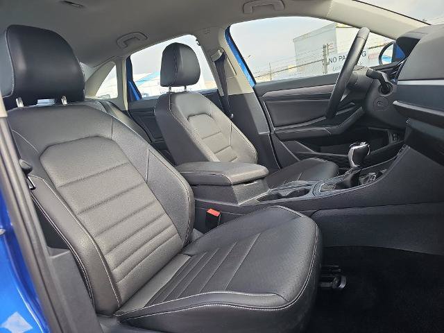 Used 2024 Volkswagen Jetta SE FWD image 10