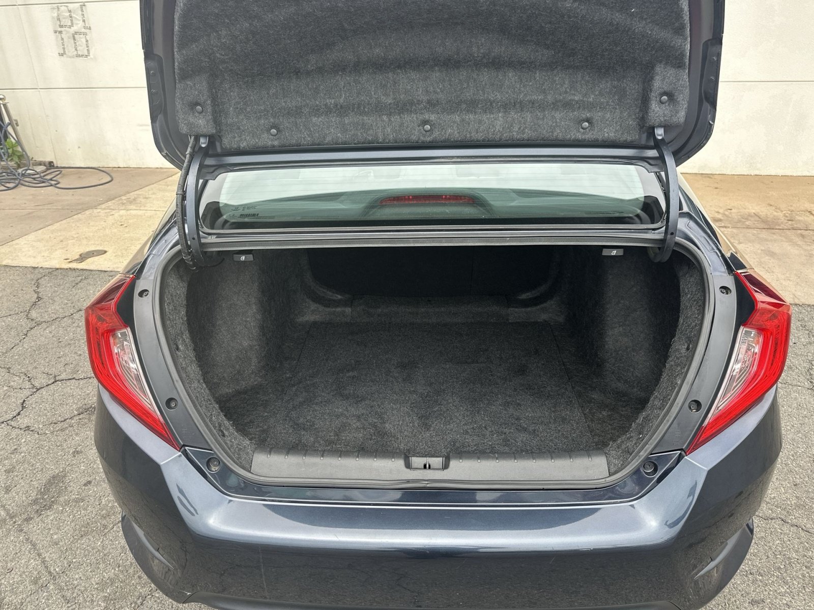 Used 2018 Honda Civic EX image 33