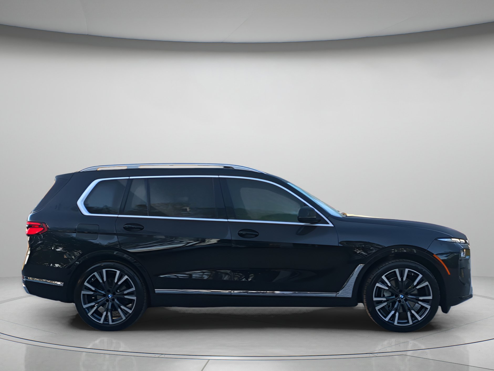 Used 2025 BMW X7 xDrive40i w/ Premium Package AWD/4WD image 39
