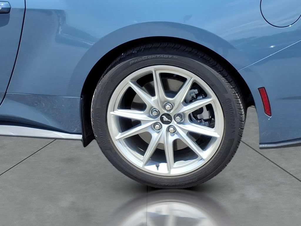 Certified 2025 Ford Mustang GT Premium RWD image 4