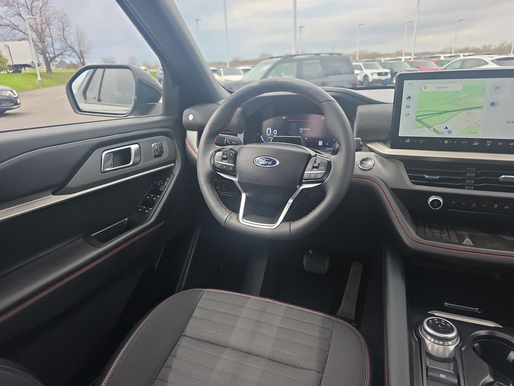 Certified 2025 Ford Explorer ST-Line w/ Premium Package image 27