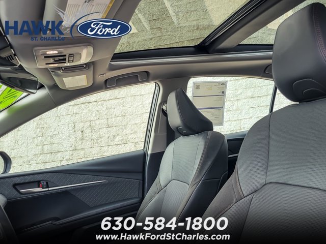 Used 2025 Toyota Camry XLE FWD image 9