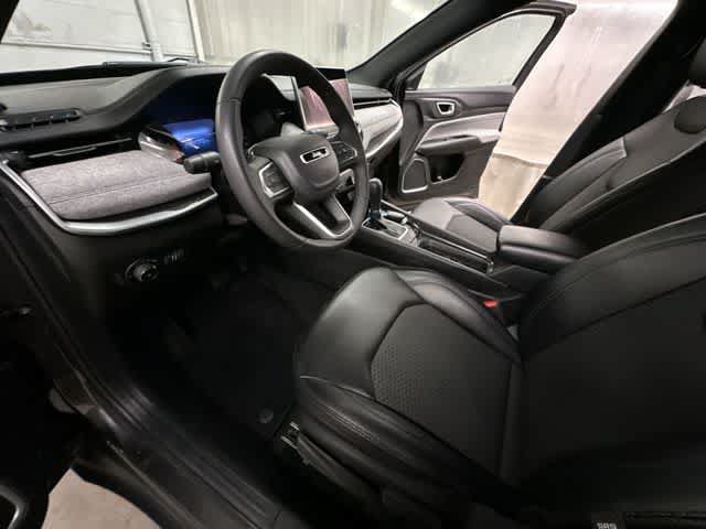 Used 2024 Jeep Compass Latitude AWD/4WD image 15
