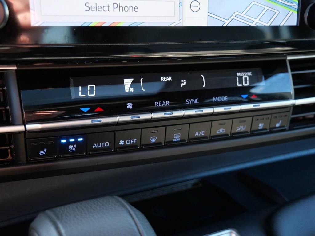 Used 2023 Toyota Sienna XSE AWD/4WD image 30