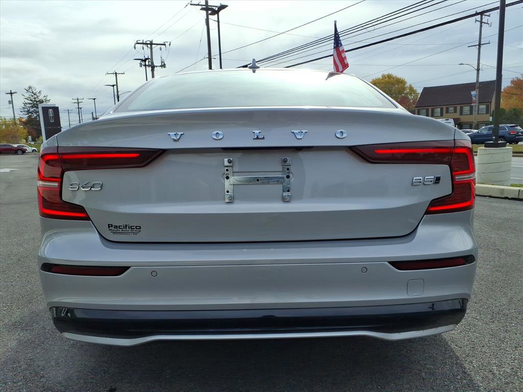 Used 2024 Volvo S60 B5 Plus image 4
