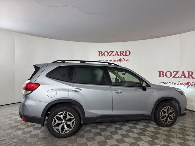 Used 2023 Subaru Forester Premium AWD/4WD image 6