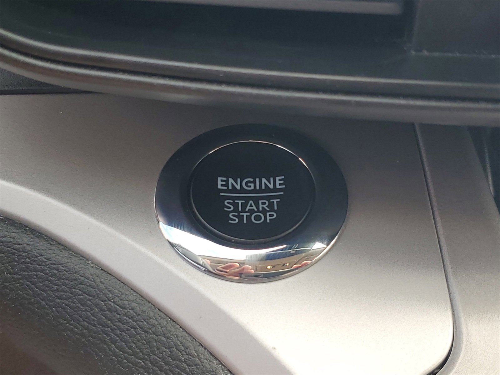 Certified 2023 Ford Explorer XLT image 30