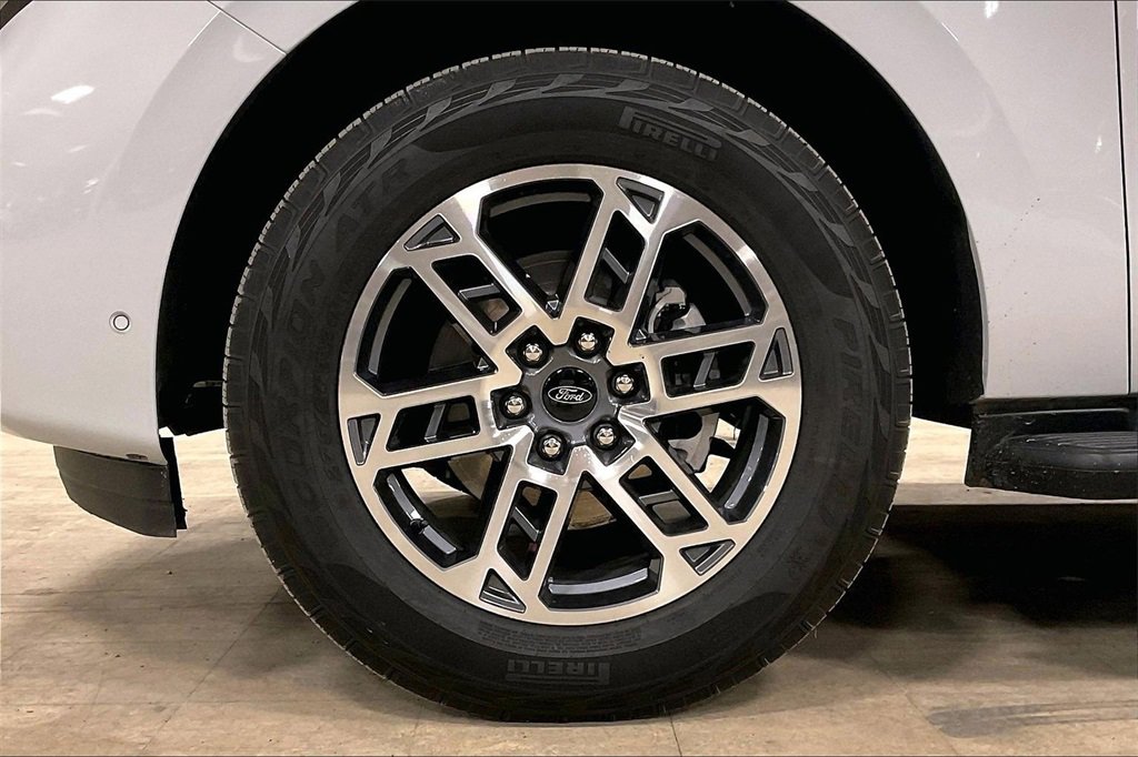 Certified 2025 Ford Expedition Max Active image 9