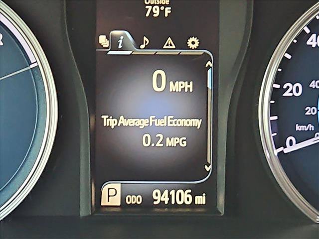 Used 2017 Toyota Camry XLE w/ Moonroof Package FWD image 10