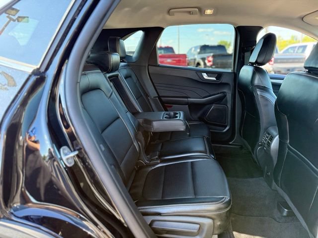 Certified 2025 Ford Escape Platinum AWD/4WD image 15