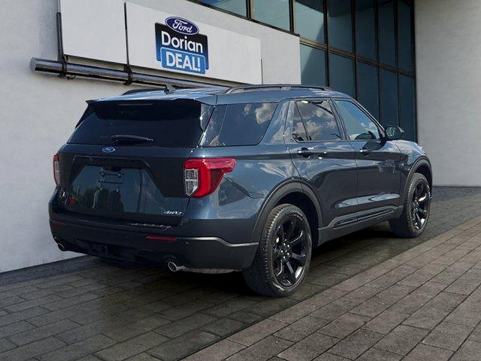 Certified 2024 Ford Explorer ST-Line w/ Class IV Trailer Tow Package AWD/4WD image 3