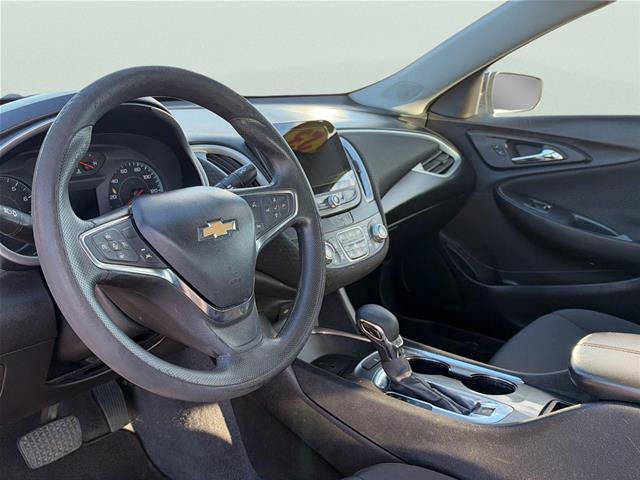Used 2023 Chevrolet Malibu LT FWD image 9