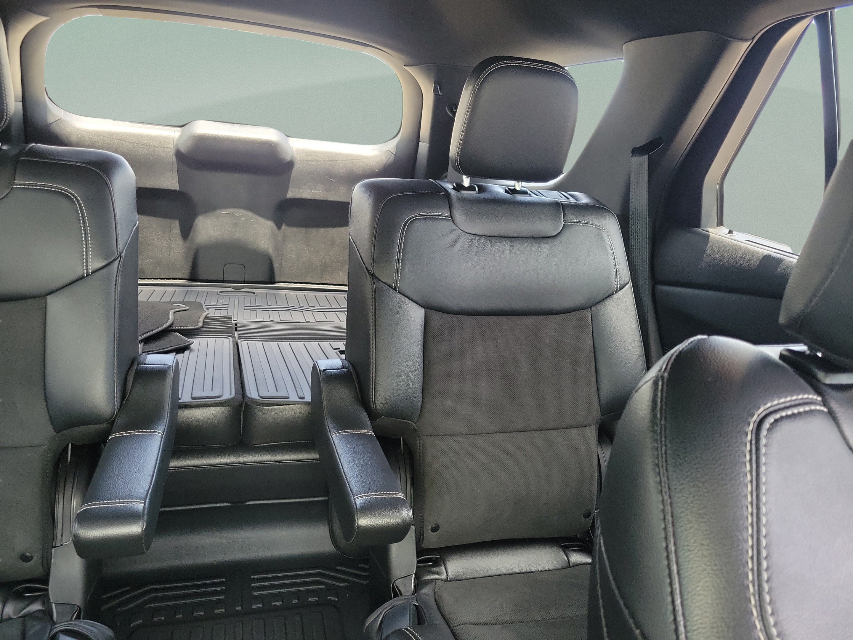 Certified 2022 Ford Explorer ST w/ ST Street Pack RWD image 10